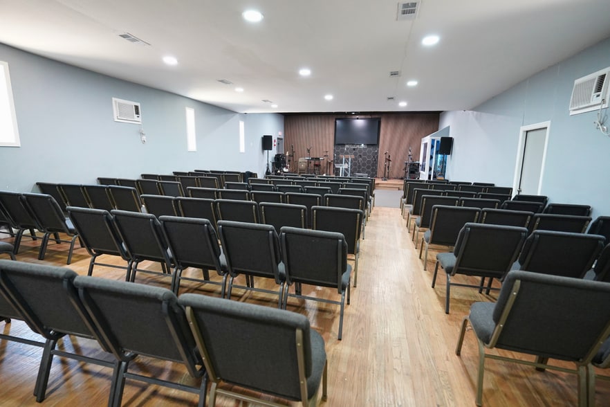 More Photos Of 527 Cumberland St, Dallas Religious Facility For Sale