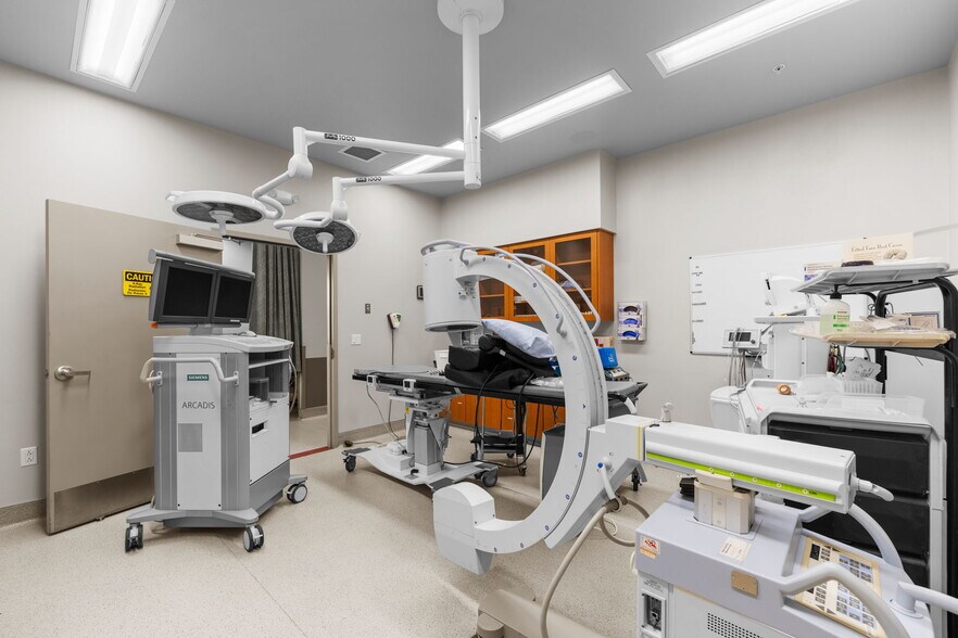 More Photos Of 127 Raley Blvd, Chico Medical For Sale