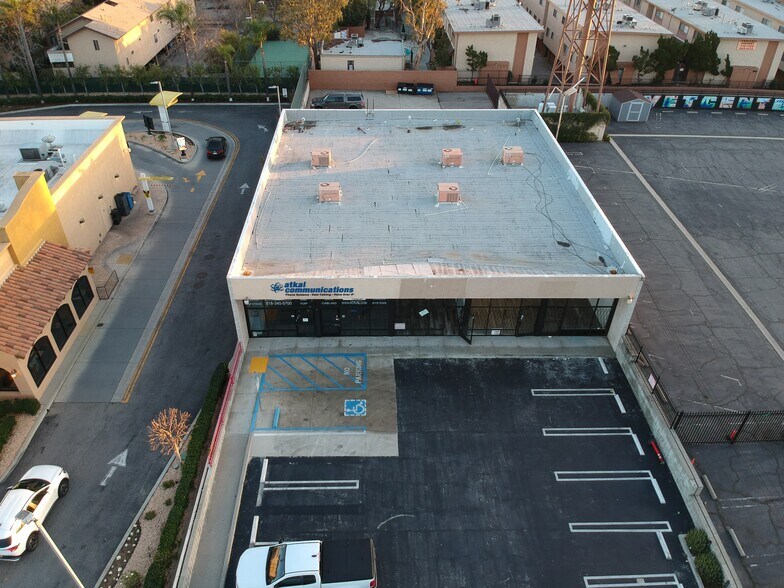 More Photos Of 20936 Devonshire St, Chatsworth Storefront Retail Office For Lease