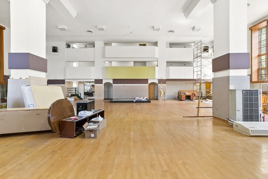 More Photos Of 5 Stuyvesant Ave, Brooklyn General Retail For Lease