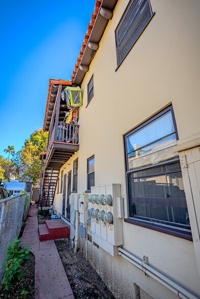 More Photos Of 2202-2216 E St, San Diego Apartments For Sale