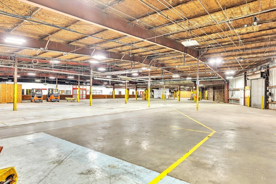 More Photos Of 4242 Baldwin Blvd, Corpus Christi Manufacturing For Sale