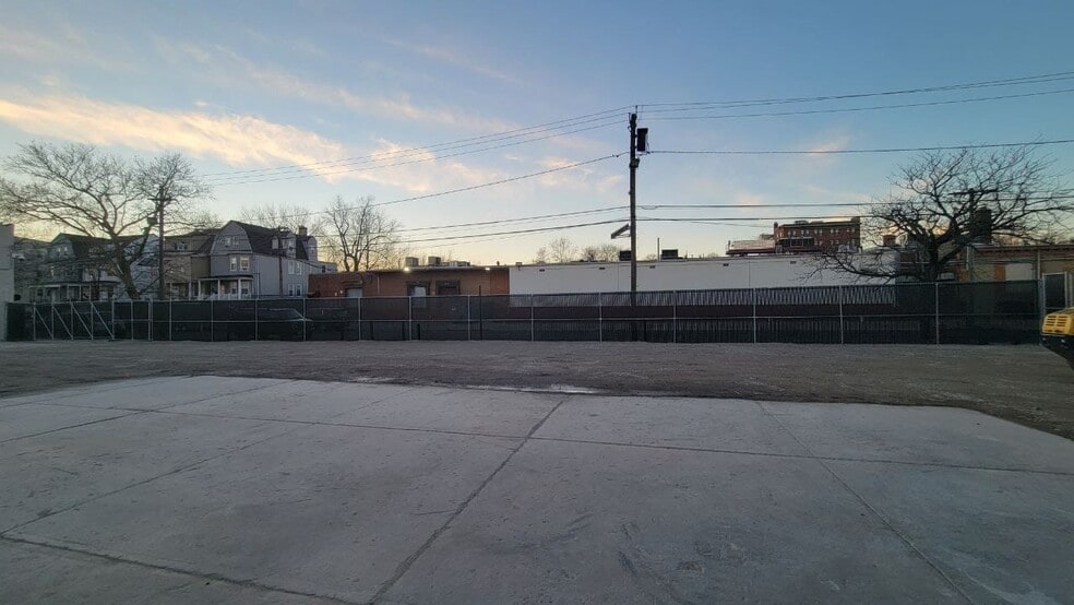 More Photos Of 160-178 Jelliff Ave, Newark Warehouse For Sale