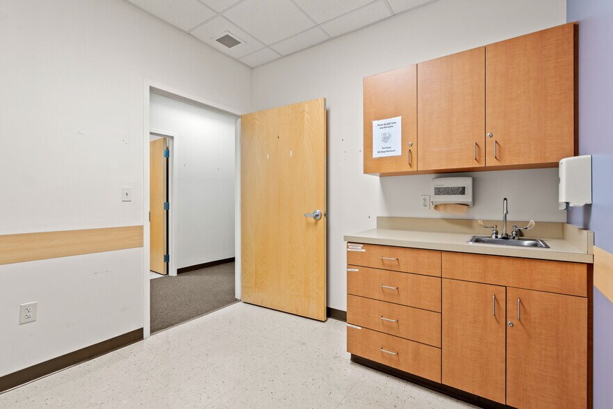 More Photos Of , Lawrence Office For Sale