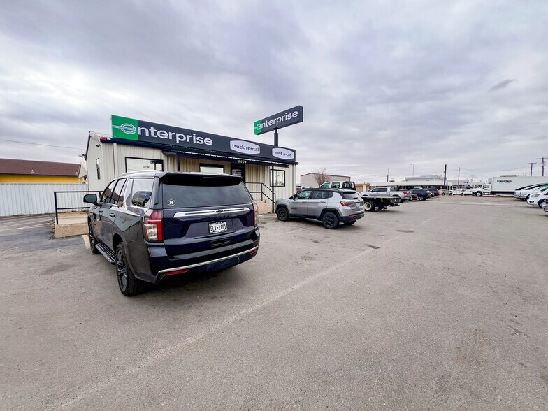 More Photos Of 2604 E 8th St, Odessa Freestanding For Sale