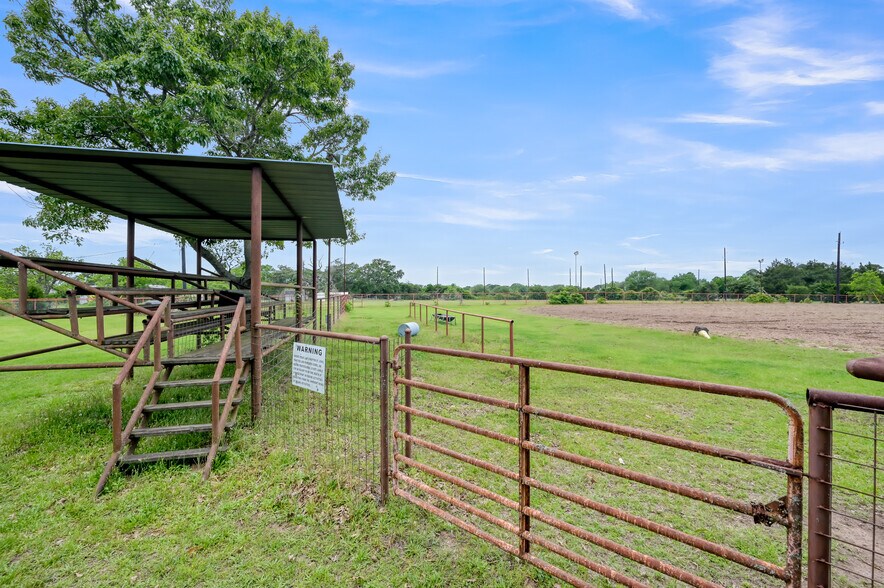 More Photos Of 33633 Mayer Rd, Waller Land For Sale