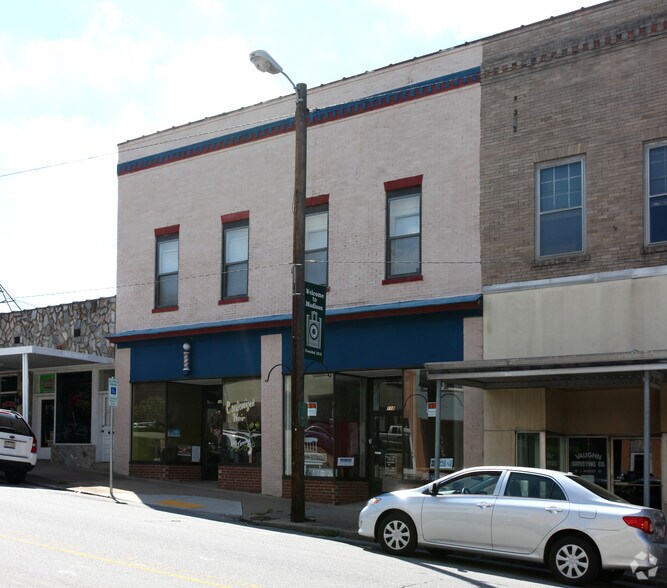 More Photos Of 120 S Market St, Madison Storefront Retail Residential For Sale