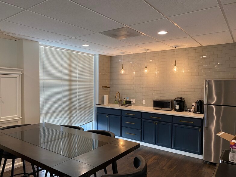 More Photos Of 3132-3136 Auburn Blvd, Sacramento Office For Sale
