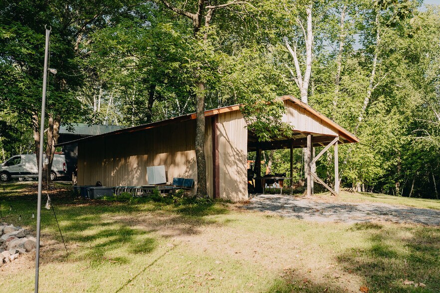 More Photos Of 32639 295th Ave, Holcombe Flex For Sale