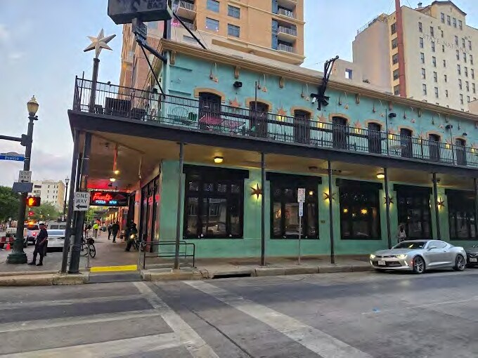 More Photos Of 417-419 Travis St, Houston Restaurant For Sale