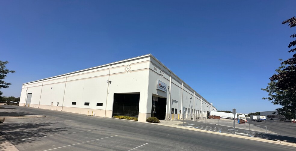 Primary Photo Of 9860 Ferguson Ave, Visalia Distribution For Lease