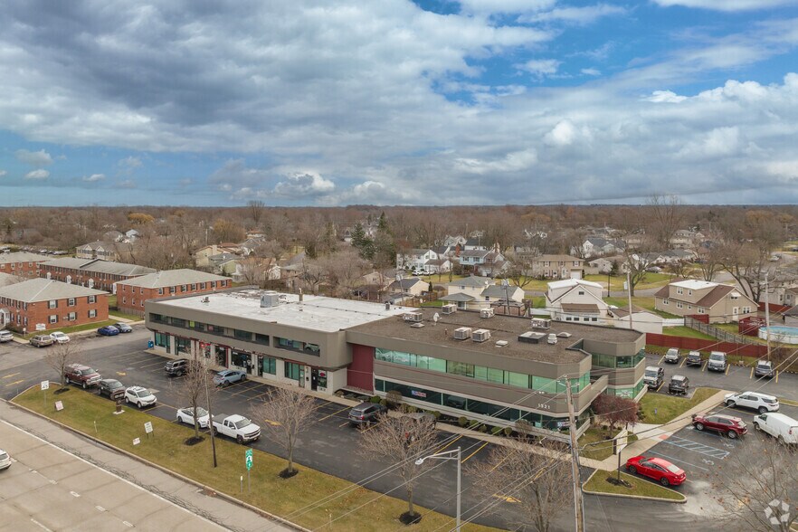 More Photos Of 1321-1325 Millersport Hwy, Amherst Office For Lease