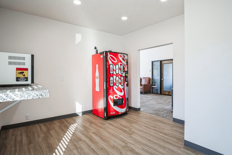 More Photos Of 940 N 400 E, North Salt Lake Office For Sale