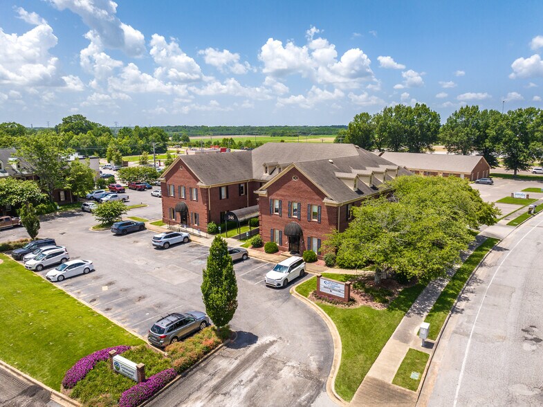 More Photos Of 146 Timber Creek Dr, Cordova Office For Lease