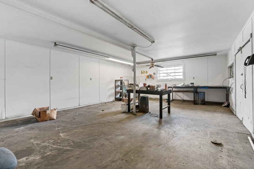 More Photos Of 3314 Carr St, Houston Manufacturing For Sale