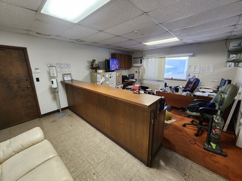 More Photos Of 2015 Kalani St, Honolulu Warehouse For Sale