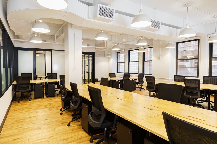 More Photos Of 500 7th Ave, New York Coworking Space