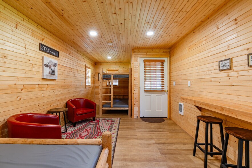 More Photos Of 8 W Curlew Lake Rd, Republic Self Storage For Sale