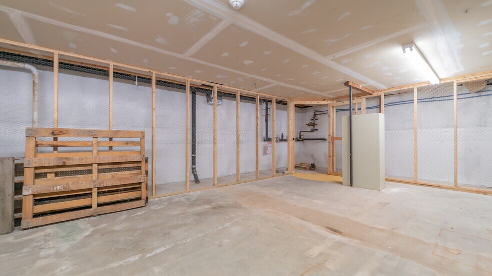 More Photos Of 710 Franklin St, Michigan City Freestanding For Sale