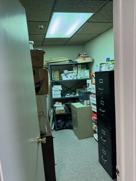 More Photos Of 1 Barstow Rd, Great Neck Office Residential For Sale