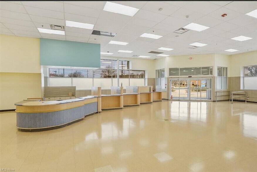 More Photos Of 475 E 185th St, Euclid Drugstore For Sale