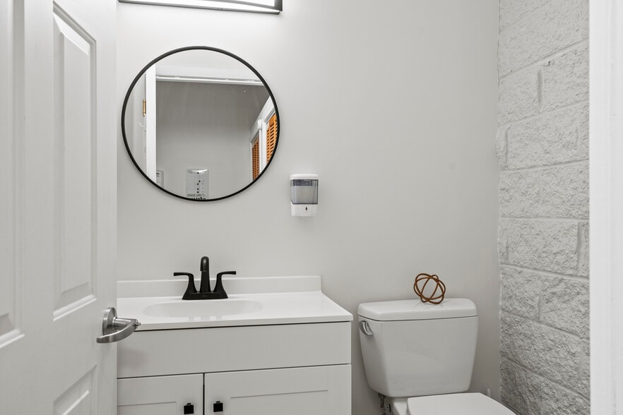 More Photos Of 395 Sabattus St, Lewiston General Retail For Sale