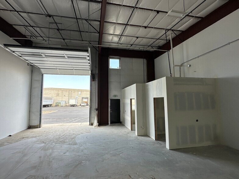 More Photos Of 3015 W Directors Row, Salt Lake City Flex For Sale