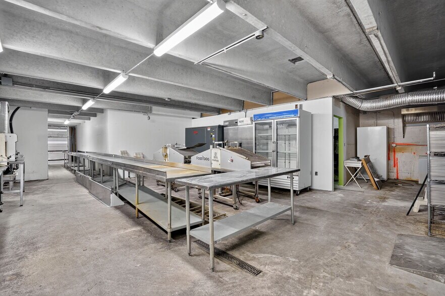 More Photos Of 8485-8499 NW 54th St, Miami Warehouse For Sale