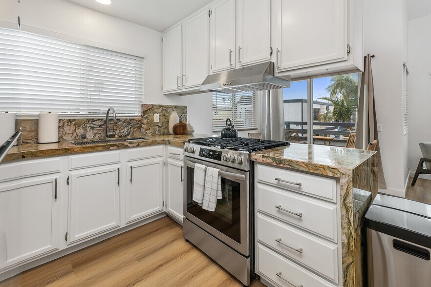 More Photos Of 813 Isthmus Ct, San Diego Apartments For Sale