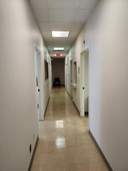 More Photos Of 5040 Snapfinger Woods Dr, Decatur Medical For Lease