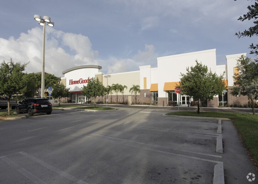 More Photos Of 2411-2431 N Federal Hwy, Pompano Beach Freestanding For Lease