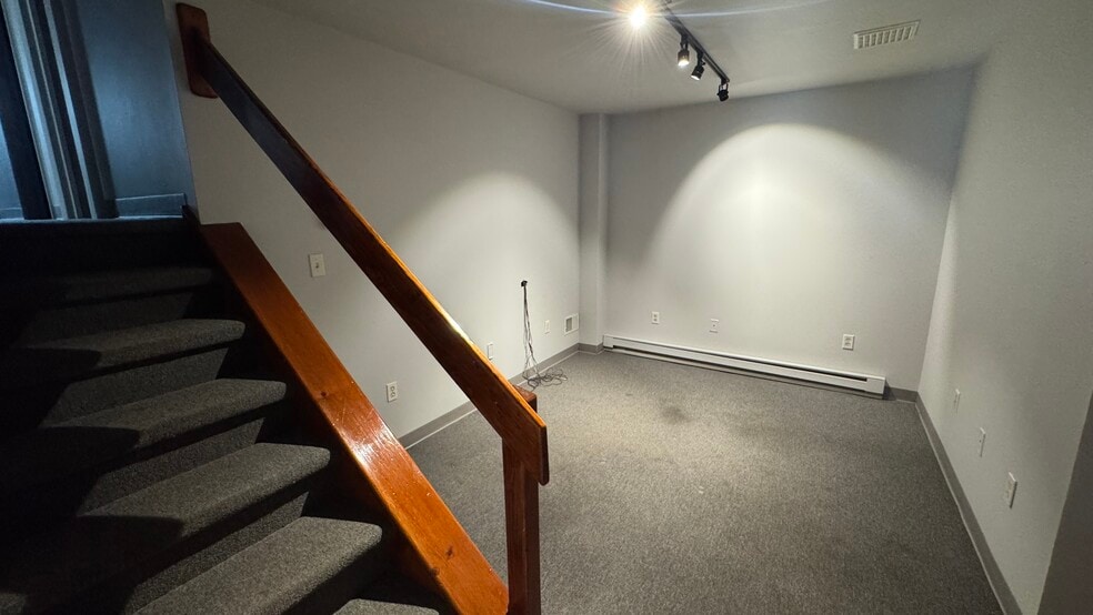 More Photos Of 1850 Friedensville Rd, Bethlehem Office For Lease