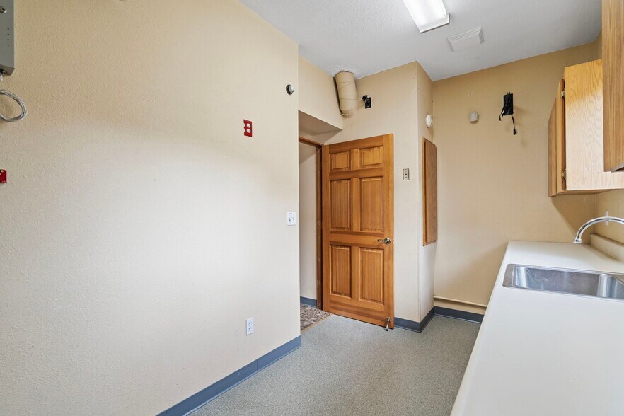 More Photos Of 101 E Main Ave, Morton Office For Sale