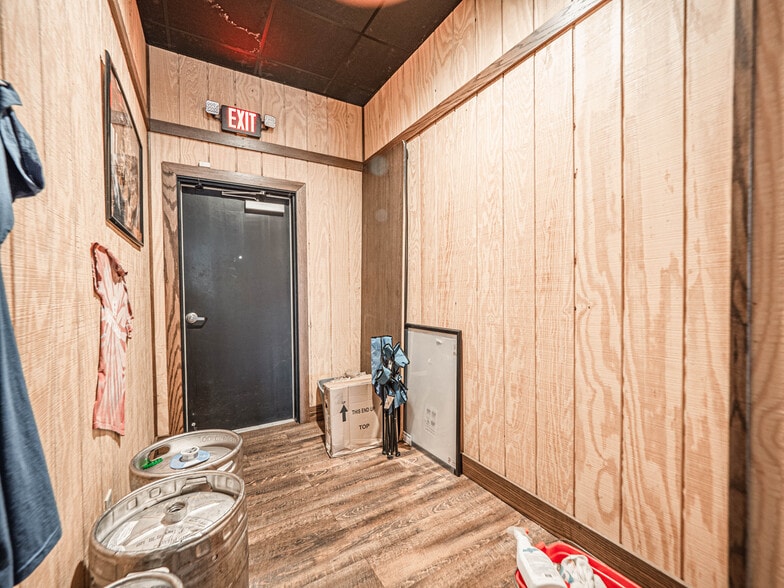 More Photos Of 401 Walker Dr, Henderson General Retail For Sale