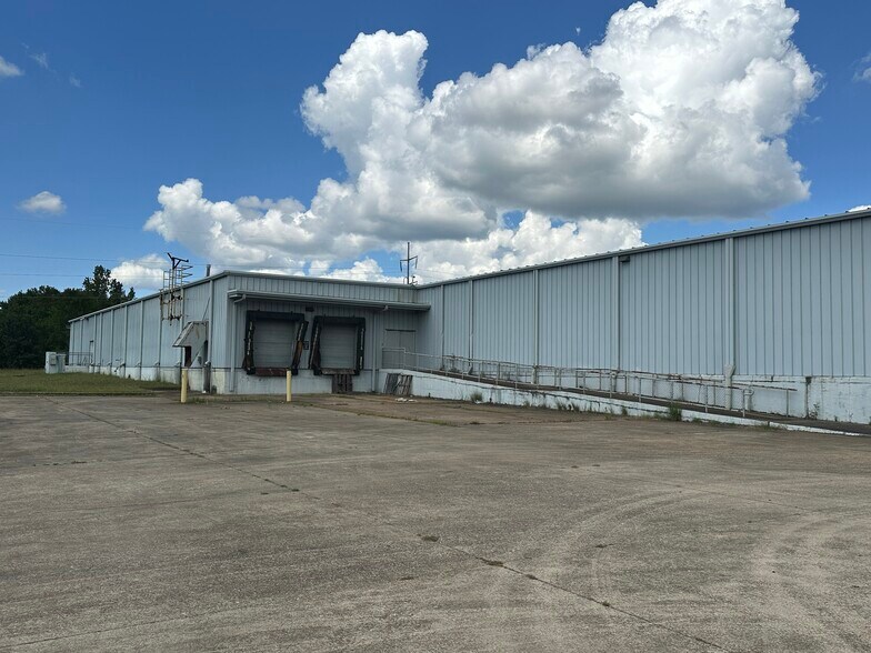 More Photos Of 124 Winchester Dr, West Point General Retail For Sale