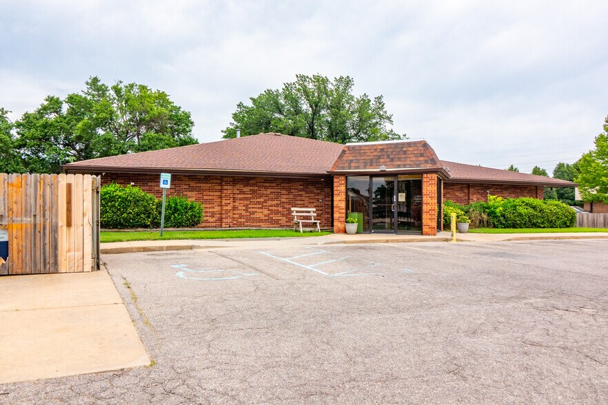 More Photos Of 1720 E Walnut Grove Rd, Derby Daycare Center For Sale