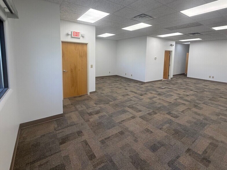 More Photos Of 615-619 Commerce Rd, Richmond Office For Lease