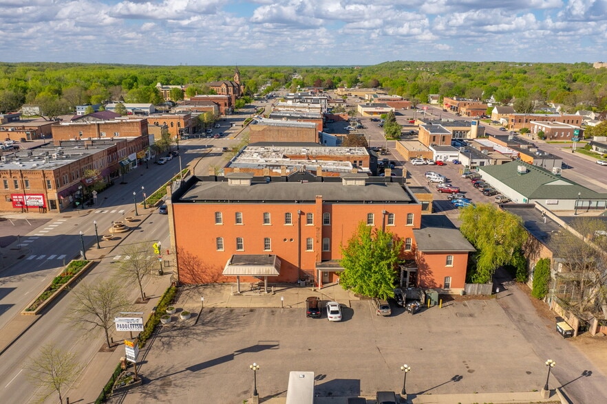 More Photos Of 122 S Minnesota Ave, Saint Peter Apartments For Sale