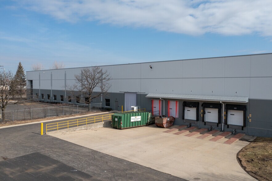 More Photos Of 6721 W 73rd St, Bedford Park Manufacturing For Sale