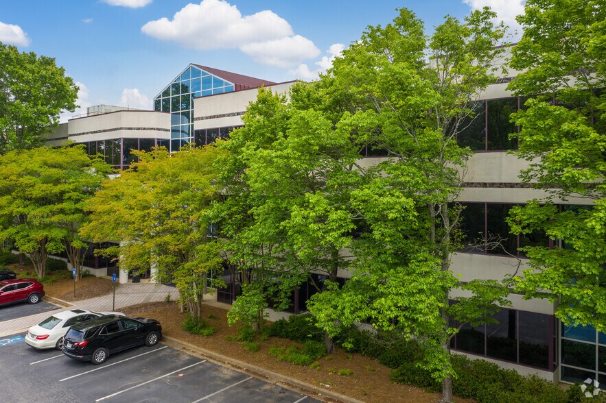 More Photos Of 3000 Corporate Center Dr, Morrow Office For Lease