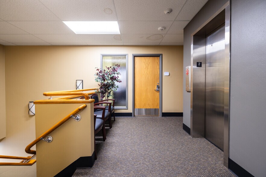 More Photos Of 407 Pine St, Mount Vernon Office Residential For Lease