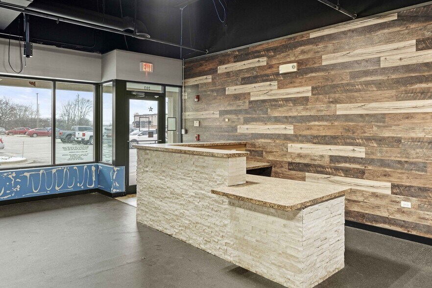 More Photos Of 1111 Dixie Hwy, Beecher Storefront For Sale