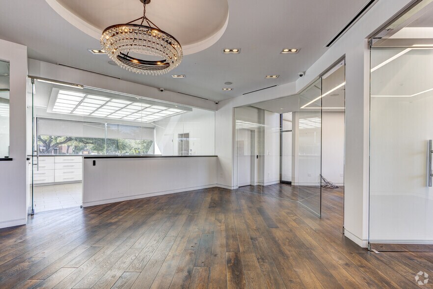 More Photos Of 1777 Sage Rd, Houston Freestanding For Lease