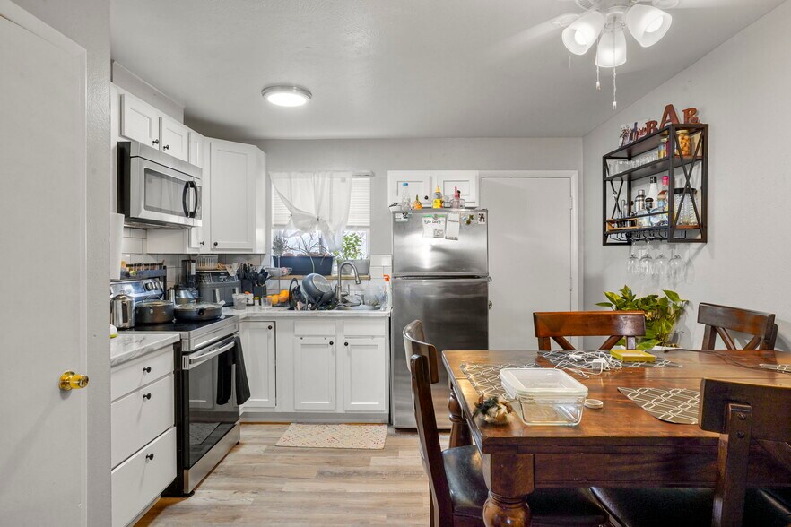 More Photos Of 1600-1604 Garland St, Lakewood Apartments For Sale