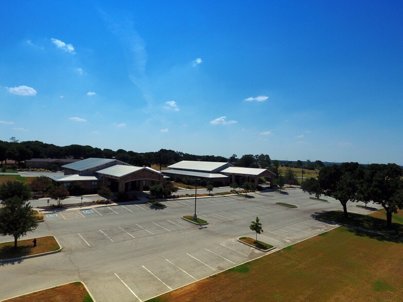 More Photos Of 601 Old Base Rd, Aurora Religious Facility For Sale