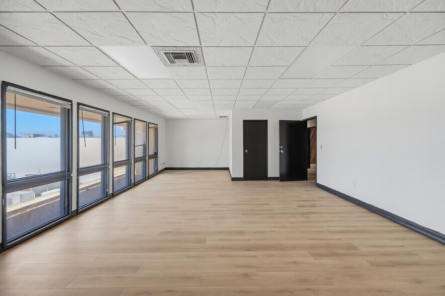 More Photos Of 5375 Industrial Dr, Huntington Beach Light Distribution For Sale