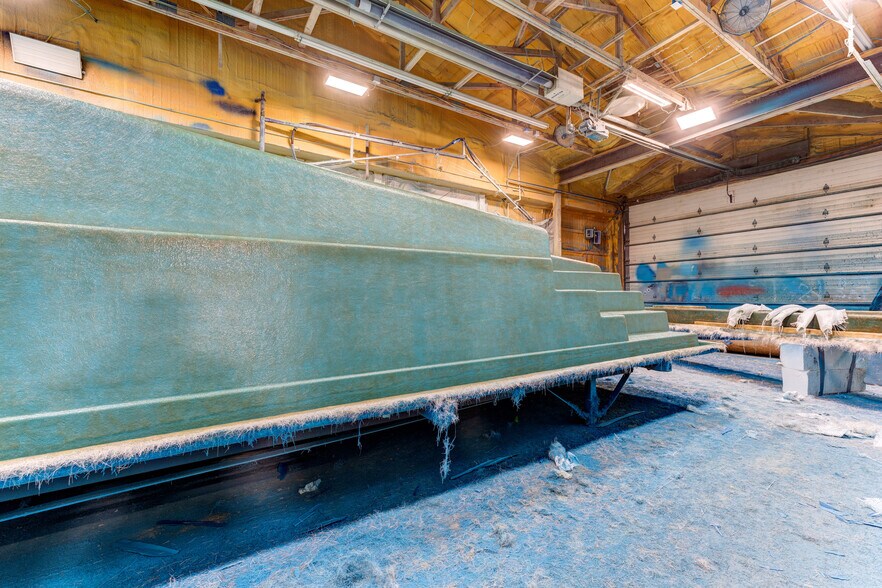 More Photos Of 3090 W Cook Rd, Grand Blanc Showroom For Sale