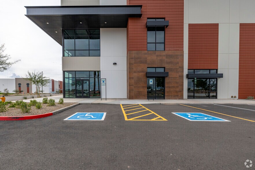 More Photos Of 2950 S McQueen Rd, Chandler Manufacturing For Sale