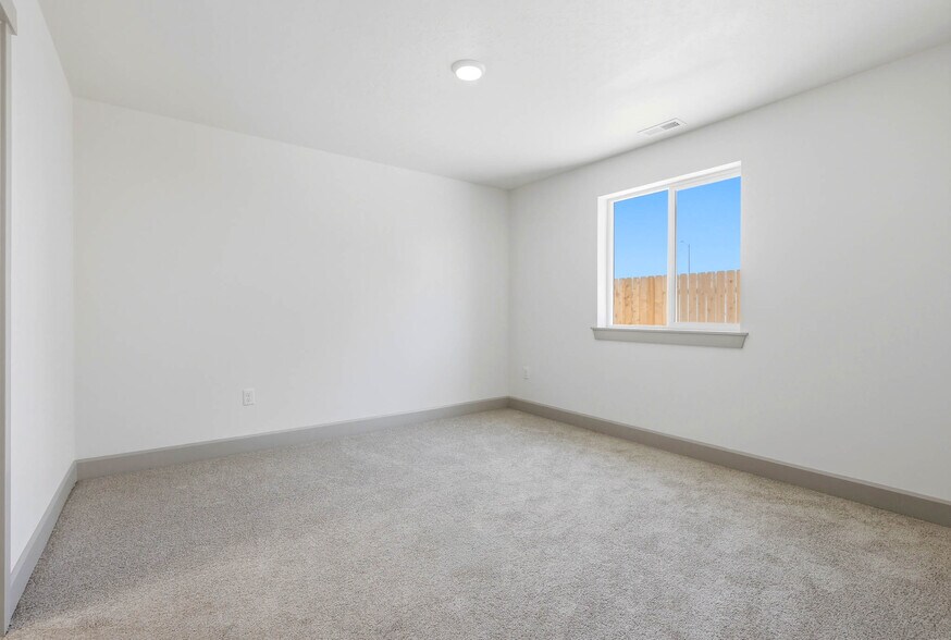 More Photos Of 978 NE 10th Pl, Hermiston Apartments For Sale