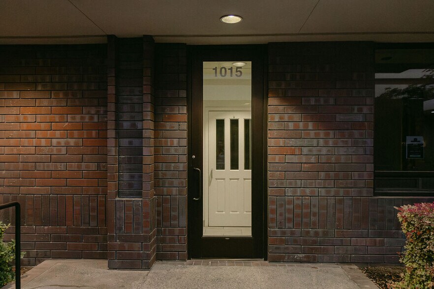 More Photos Of 1015 N Demaree Rd, Visalia Office For Lease